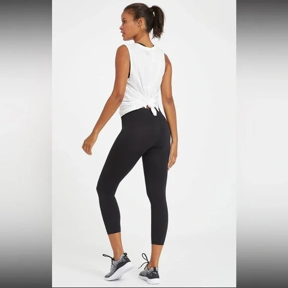 Spanx Look at Me Now Cropped Leggings in Very Black - Size 3X - New - Picture 4 of 10